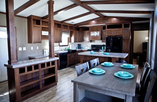 COZY CANTON GETAWAY 3 Bedroom/2 Bath Near Canton Lake With Extra Parking!