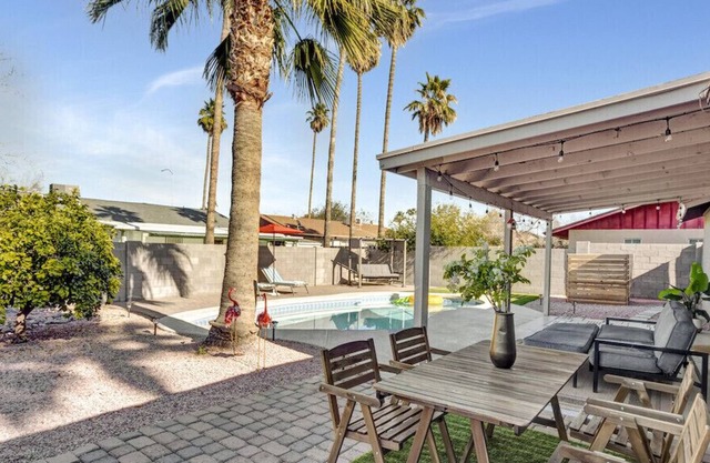 Cozy Casa w/ Pool - Close to Dobson Ranch in Mesa