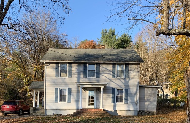 Cozy Catskills Farmhouse in Barryville near the Delaware River