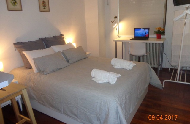 Cozy central studio, In walking distance to most places including the National A