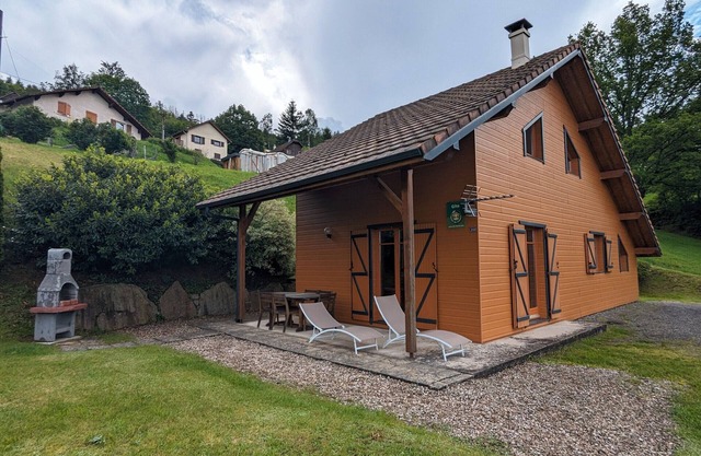 Cozy Chalet Near Lakes, Skiing & Alsace Getaway - 3BR, Fireplace, WiFi, Baby-friendly Amenities