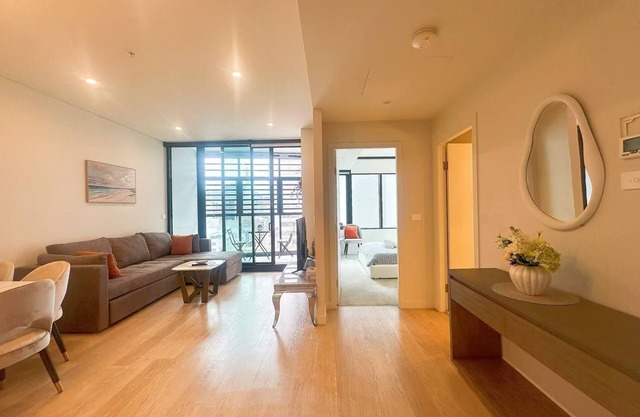Cozy City-view 1 bed+study home in the central CBD