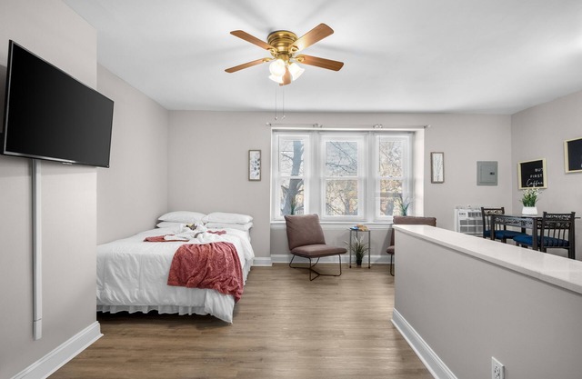 Cozy City View Apartment