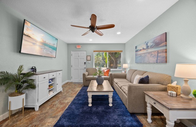 Cozy Cocoa Beach 3BR 2BA|Pet Friendy|Fire Pit