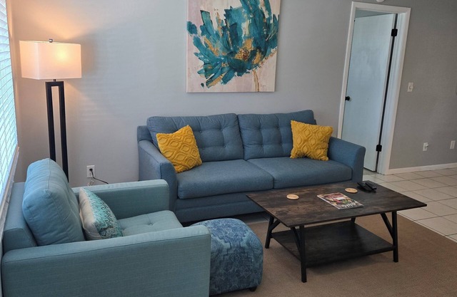 Cozy, comfy, quiet entire home in St. Augustine Close to beaches and downtown