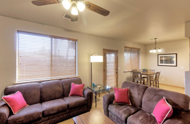 Cozy condo in center of town