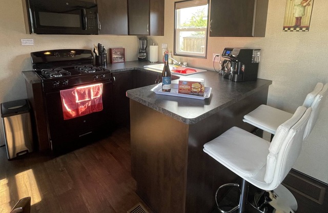 Cozy Cottage in Niagara on the Lake, close to loads of family fun