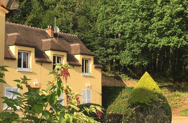 cozy cottage in a 10ha park with a pond, 1h30 from Paris