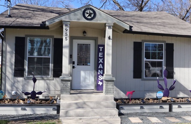 Cozy Cottage w/ Outdoor Patio & Firepit - Only 2 Blocks from Campus