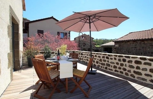 Cozy Cottage with Sunny Terrace near UNESCO Heritage and Hiking Trails
