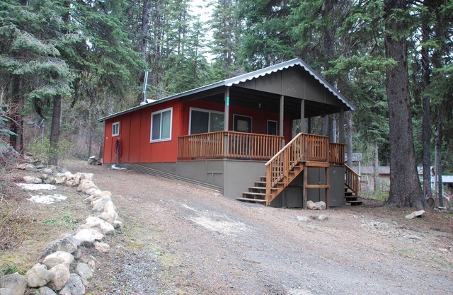 Cozy Creekside Cottage.