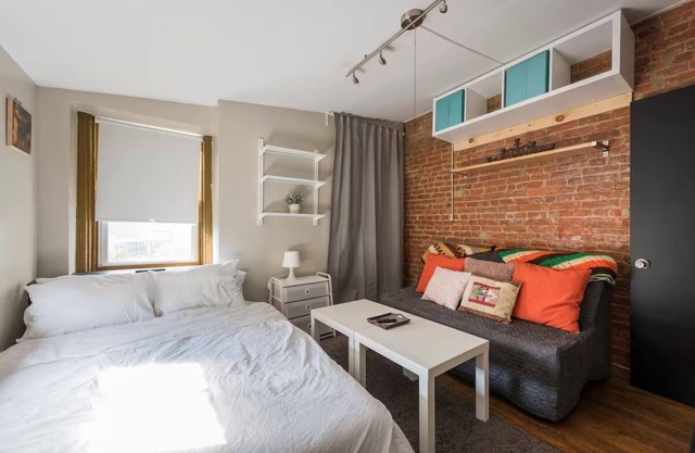 Cozy Crib in charming Fishtown with AC, WiFi, Washer/Dryer, Private Roof Deck