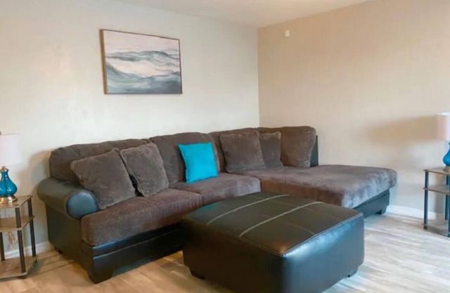 Cozy DaytonaBeach Getaway w/KingBed & Pet Friendly