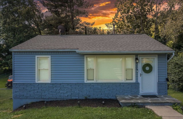 Cozy Downtown Bristol Cottage - 4 min to CASINO