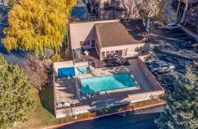 Cozy Durango Condo with Pool, Sauna, and Hot Tub