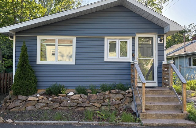 Cozy East Haven Home Near Beach & Yale