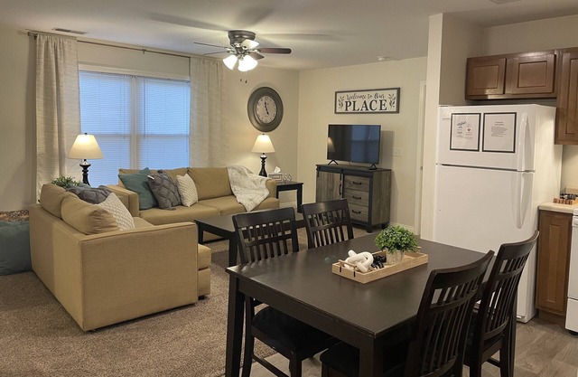 Cozy East Side Condo in Washington close to City Park and Hospital