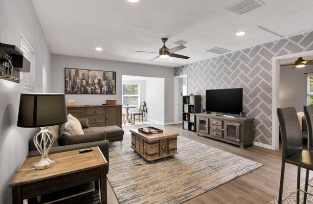 Cozy Escape in Seminole Heights