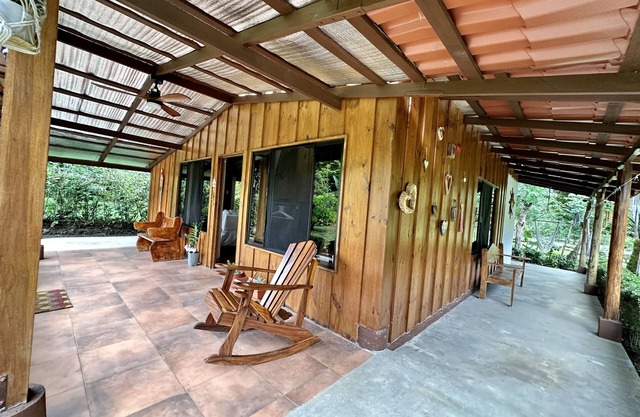 Cozy Family Cabin River/Nature Sound.nPet Friendly! Bungalows Tulipanes CR