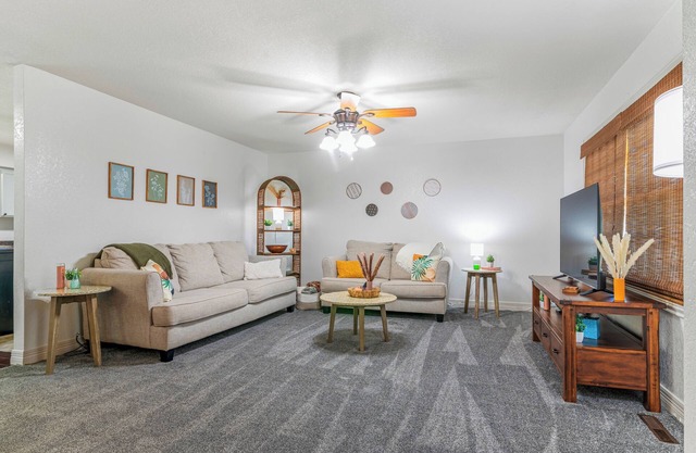 Cozy Family-Friendly Boho Home in Joplin - Central Location!