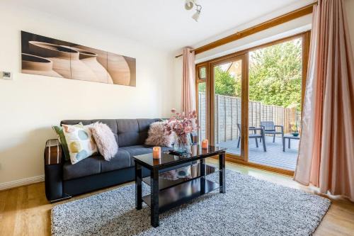Cozy Family-Friendly House (3mins from Erith and Slade Green station)