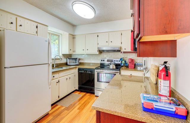 Cozy Family Home in Decatur w/Fenced Yard