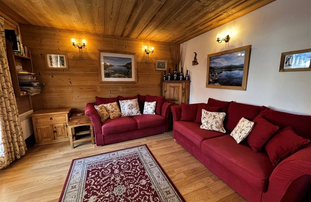 Cozy 3-Room Cabin Apartment for 6 near Slopes in St Martin de Belleville
