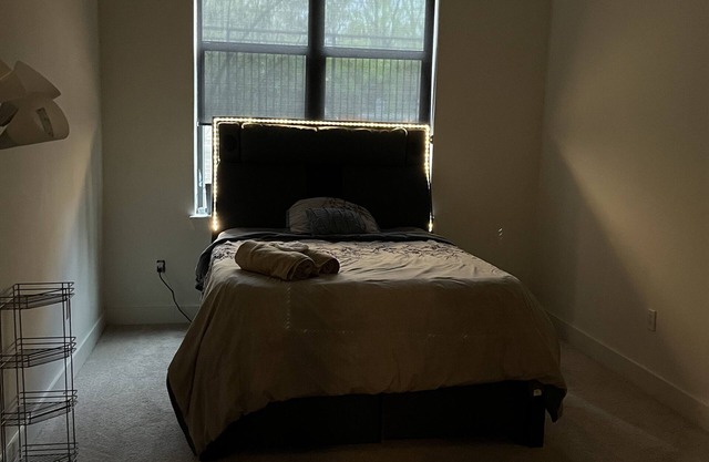 Cozy fully loaded 1 bdroom w/pool view 5 mins from Lenox mall