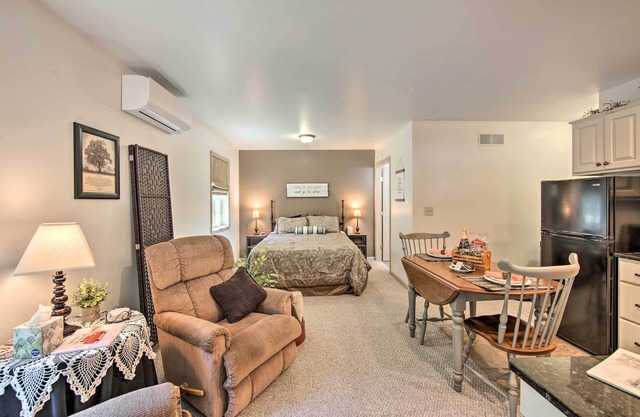 Cozy 'Garden Room' in Welsh Mountain Suites!