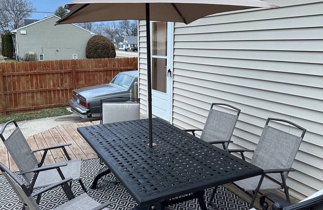Cozy Gated Home Walk to Navy Base and Parks
