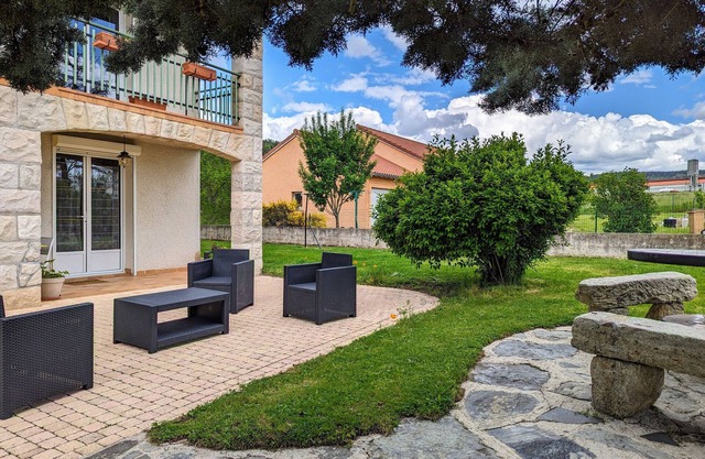 Cozy Ground Floor Apartment with Terraces, Near Le Puy-en-Velay and Golf, Sleeps 4