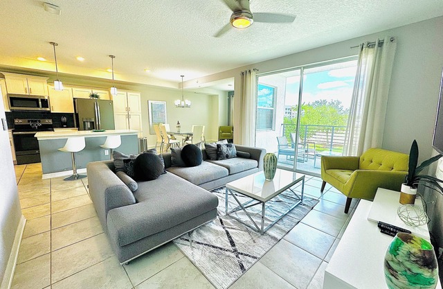 Cozy Haven 2/BR 2/BA stylist Apartment close to Disney World