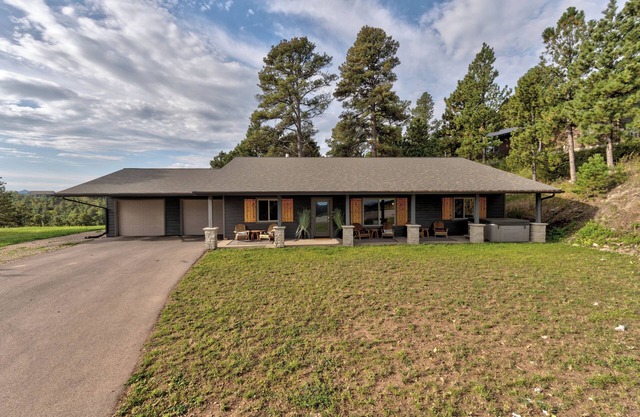 Cozy Haven - 4 En-Suite BR + Hot Tub + Fire Pit