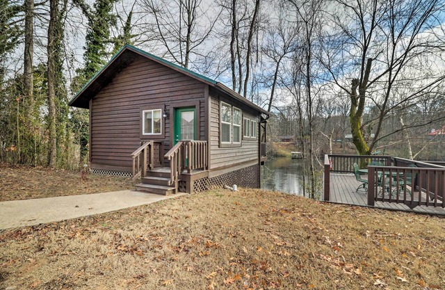 Cozy Heber Springs Cabin w/Deck & Dock!