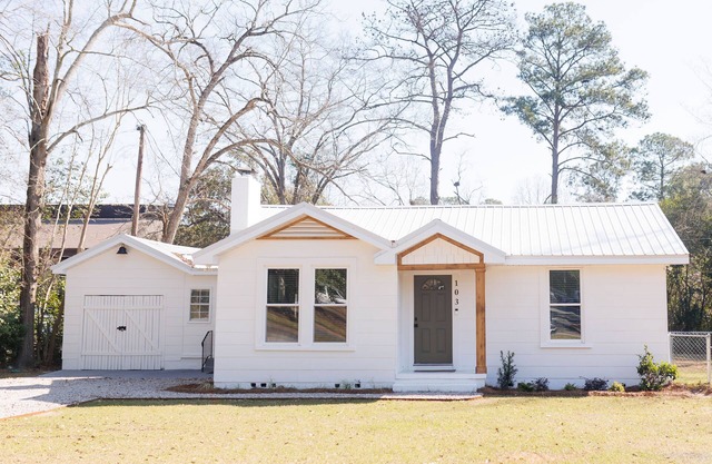 Cozy Historic District Cottage