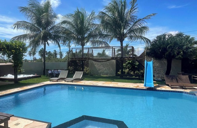 Cozy house near Beach Park accommodates 14 people, jacuzzi, barbecue