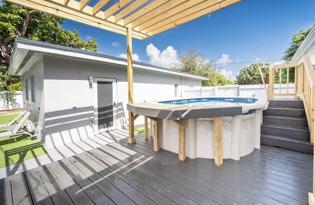 Cozy Hollywood Retreat/Up to 6 G& FREE Parking!