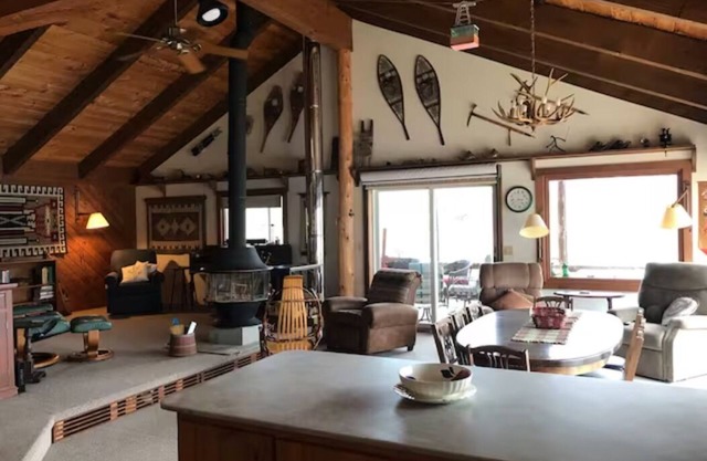 Cozy Home for any season located on Brant Lake