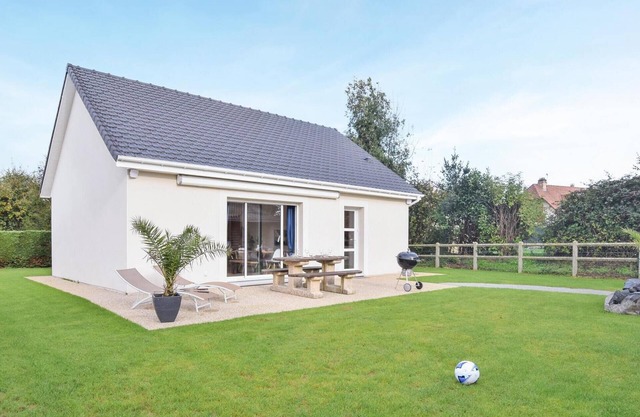 Cozy home in Angerville-l'Orcher