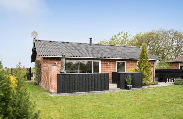 Cozy home in Bredebro with WiFi