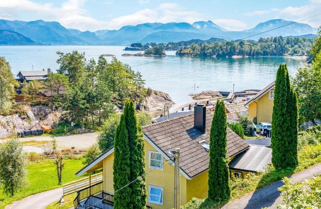 Cozy Home In Hatlestrand With Sauna