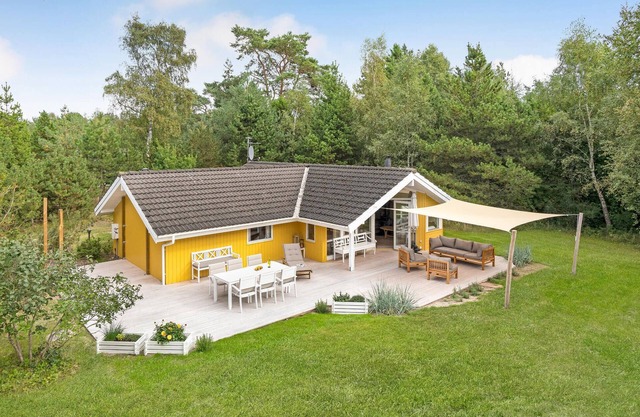 Cozy home in Højby with kitchen