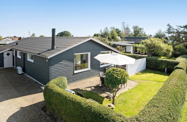 Cozy home in Juelsminde with WiFi
