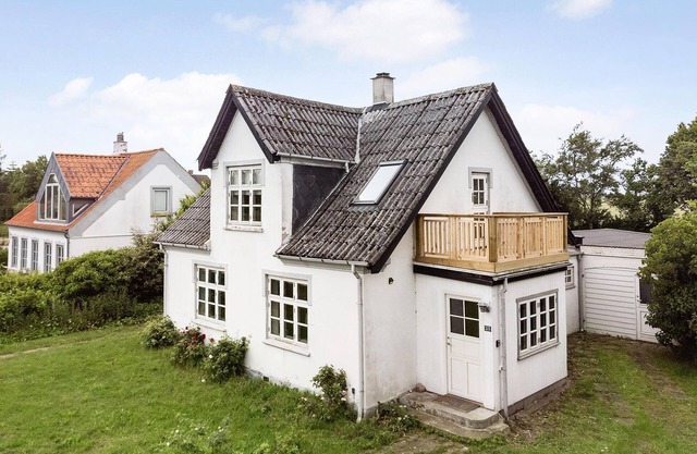 Cozy home in Nørre Alslev with WiFi