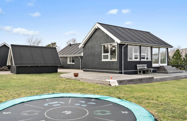 Cozy home in Odder with WiFi