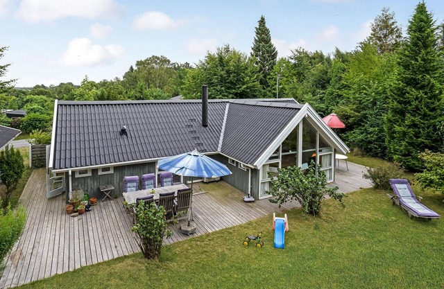 Cozy home in Tisvildeleje with sauna