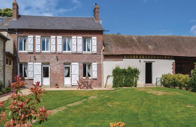 Cozy home in Trie-Château with WiFi