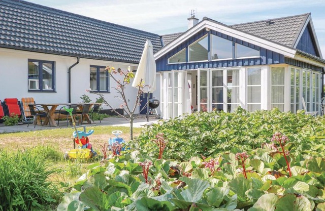 Cozy Home In Ystad With Kitchen