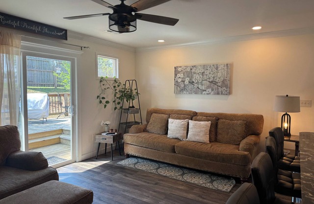 Cozy Home Near The Smokey MTNS & DTW Knoxville. Fall Discounts-130 a night