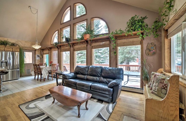 Cozy Home with Mountain Views Near Ouray Hot Springs